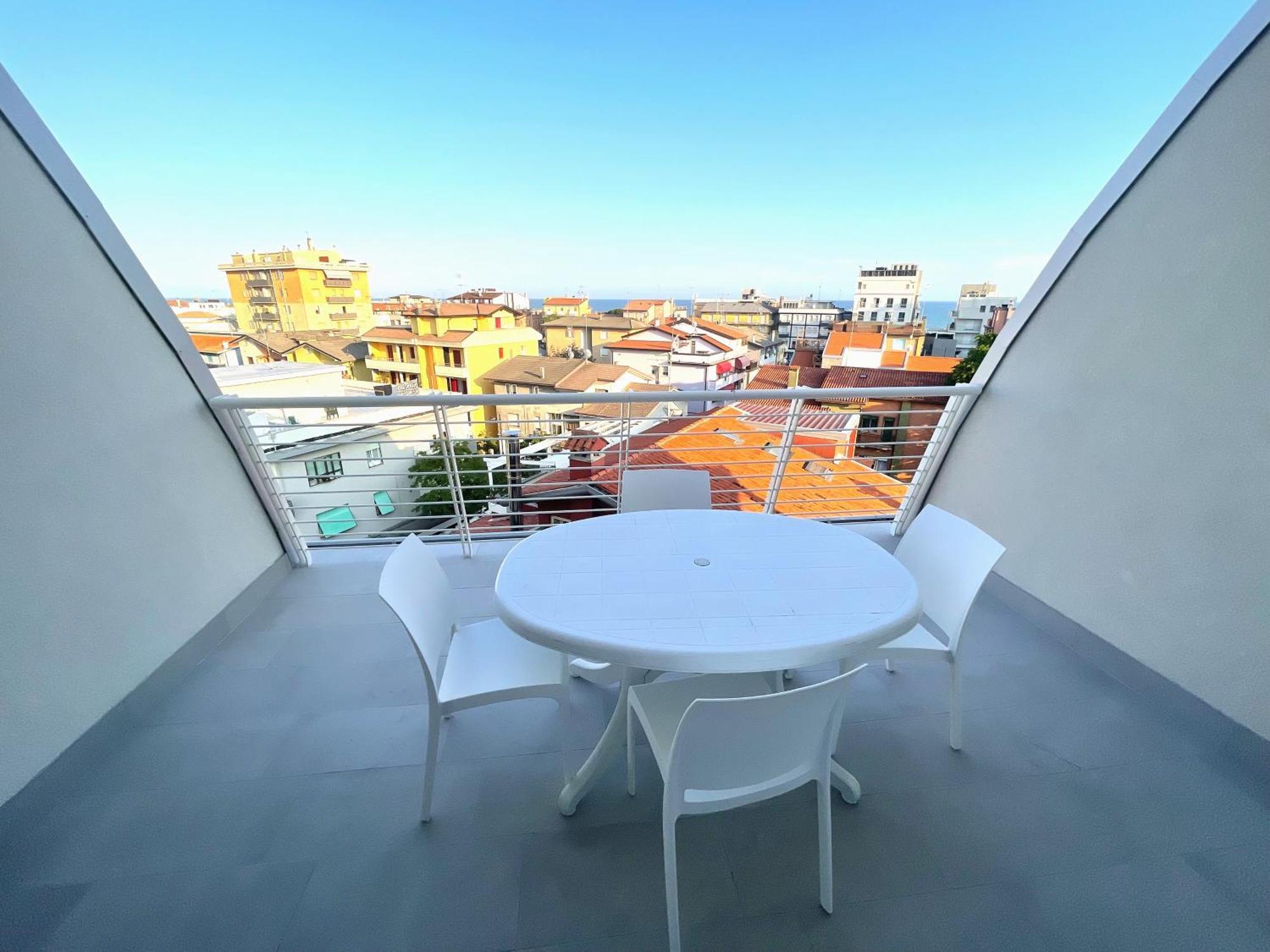 Woody Green Penthouse Sea View - Agenzia Cocal 카오를레 외부 사진