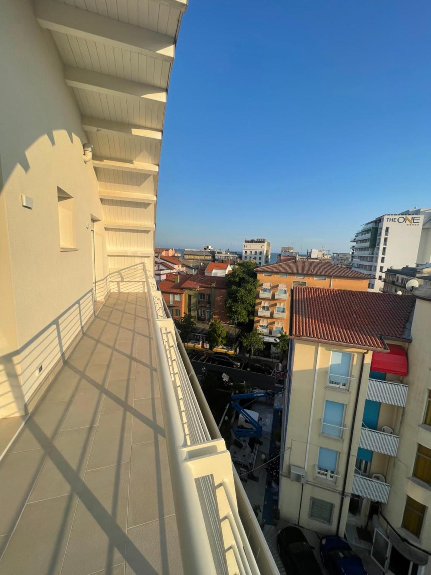 Woody Green Penthouse Sea View - Agenzia Cocal 카오를레 외부 사진