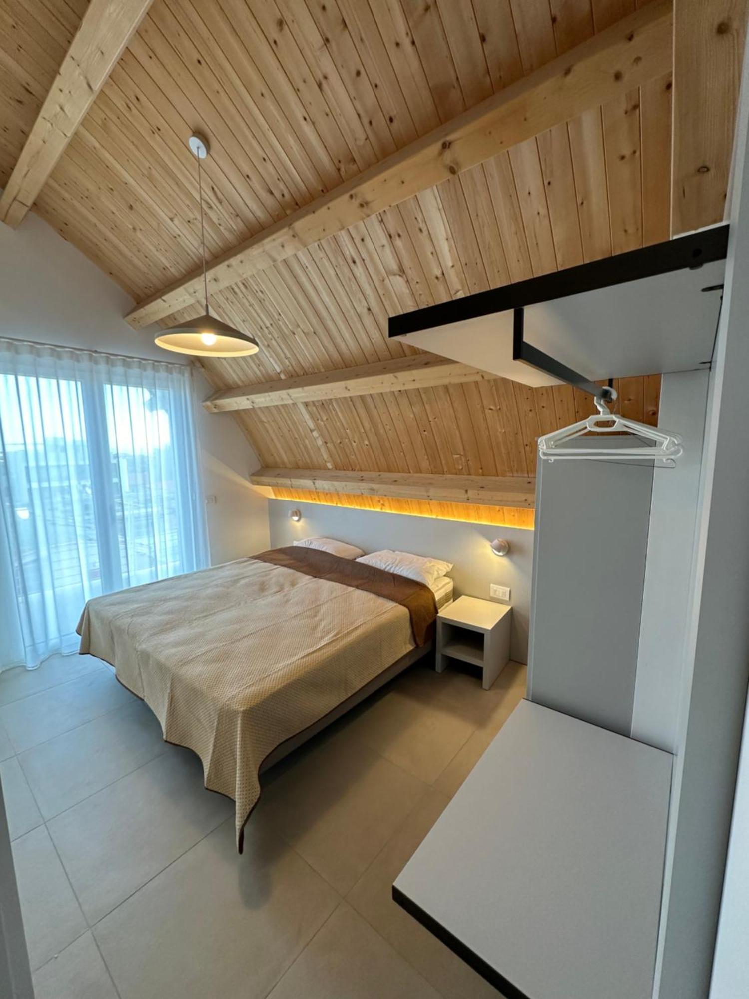 Woody Green Penthouse Sea View - Agenzia Cocal 카오를레 외부 사진